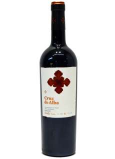 Red wine Cruz de Alba
