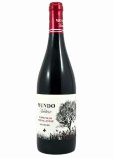 Red wine Mundo de Yuntero Tempranillo. Merlot & Syrah